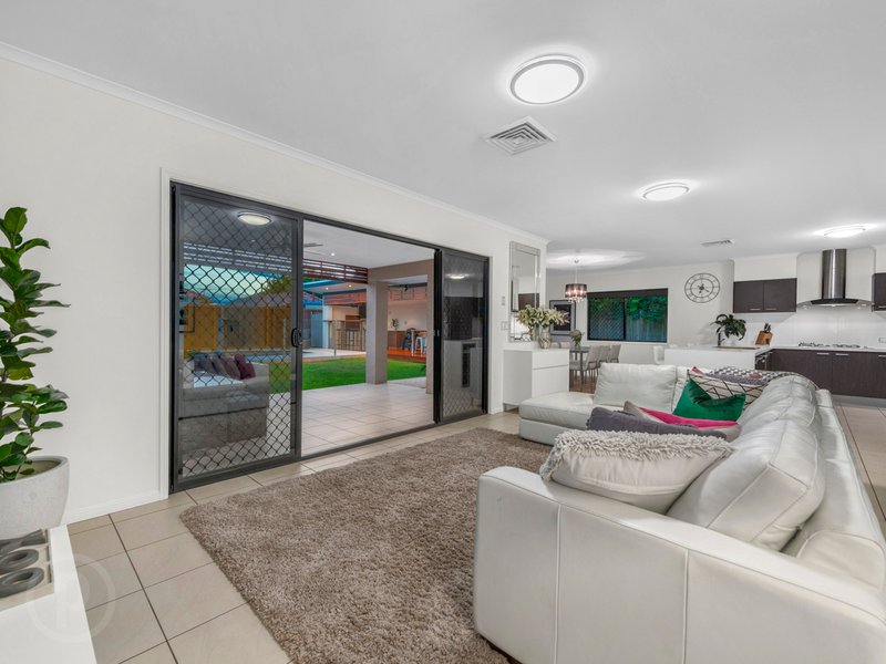 Photo - 12 Sunny Avenue, Wavell Heights QLD 4012 - Image 4