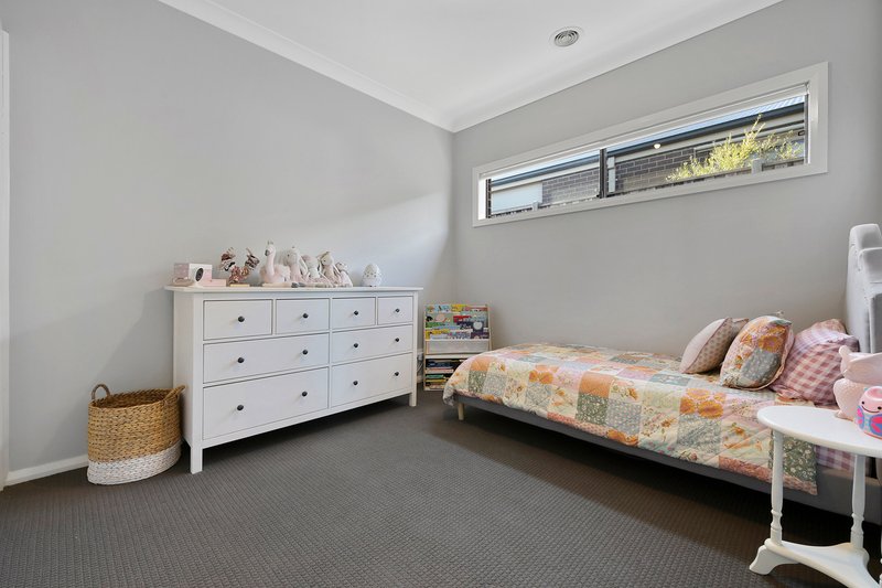 Photo - 12 Sunridge Avenue, Warragul VIC 3820 - Image 9