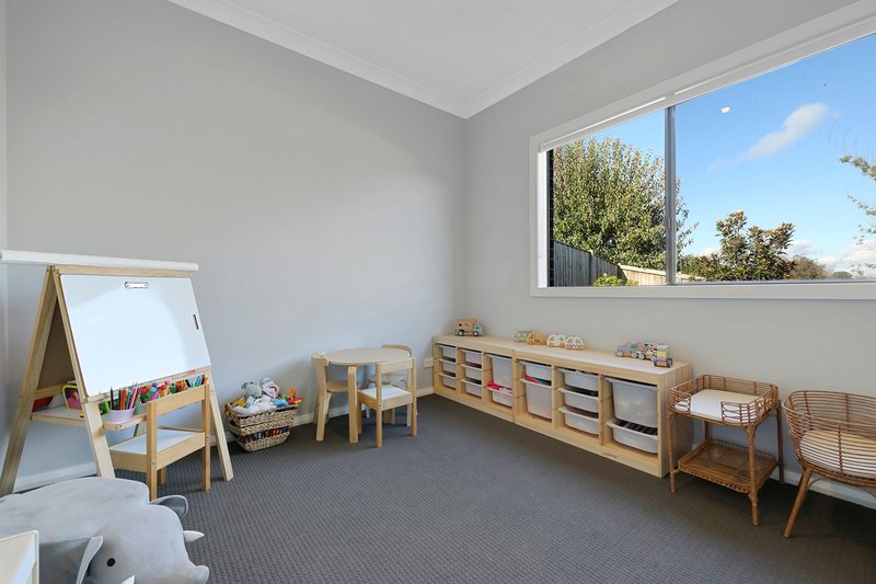 Photo - 12 Sunridge Avenue, Warragul VIC 3820 - Image 10