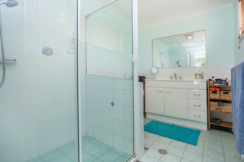 Photo - 12 Surfsound Avenue, Wallabi Point NSW 2430 - Image 10