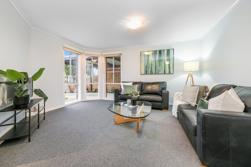 Photo - 12 Swan Court, Narre Warren South VIC 3805 - Image 4