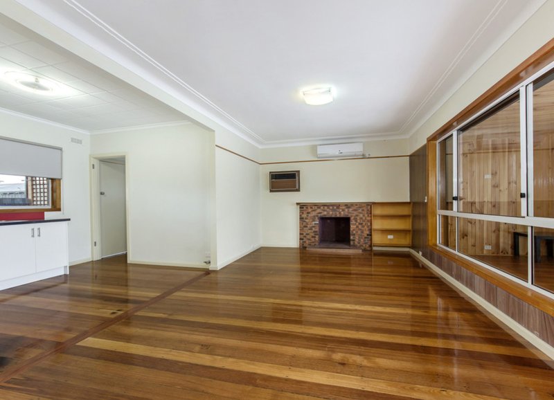 Photo - 12 Syleham Street, St Albans VIC 3021 - Image 3