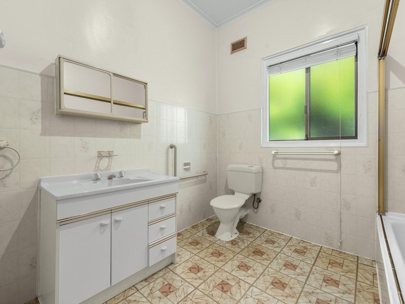 Photo - 12 Sylvan Avenue, Nundah QLD 4012 - Image 11