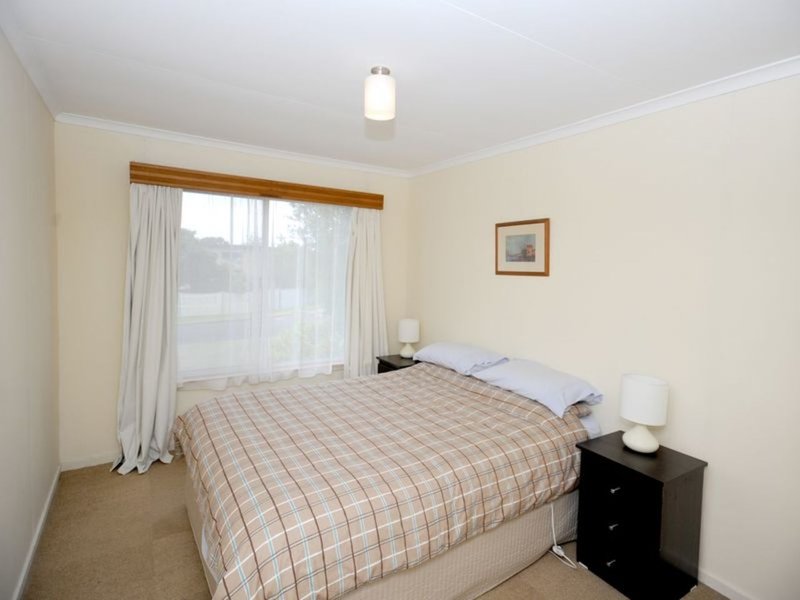 Photo - 12 Sylvester Avenue, St Leonards VIC 3223 - Image 5