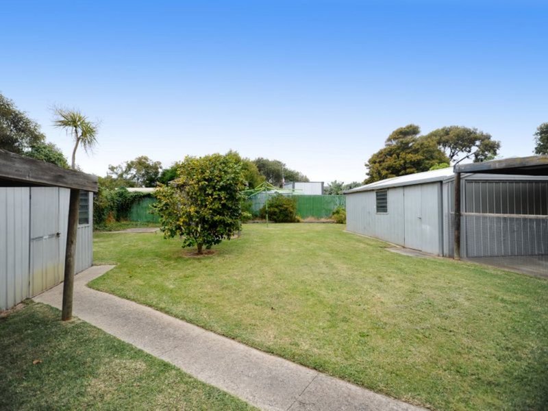 Photo - 12 Sylvester Avenue, St Leonards VIC 3223 - Image 9