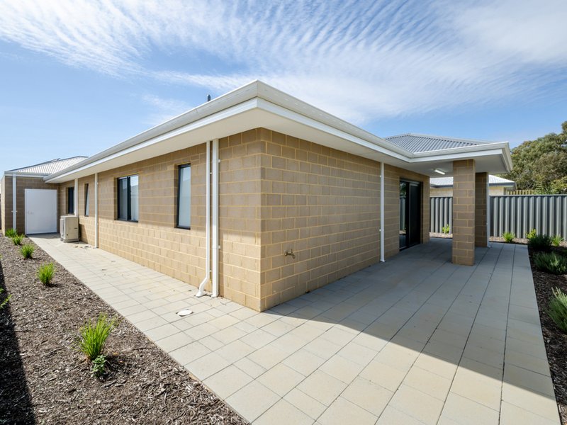 Photo - 12 Tableland Road, Hilbert WA 6112 - Image 3