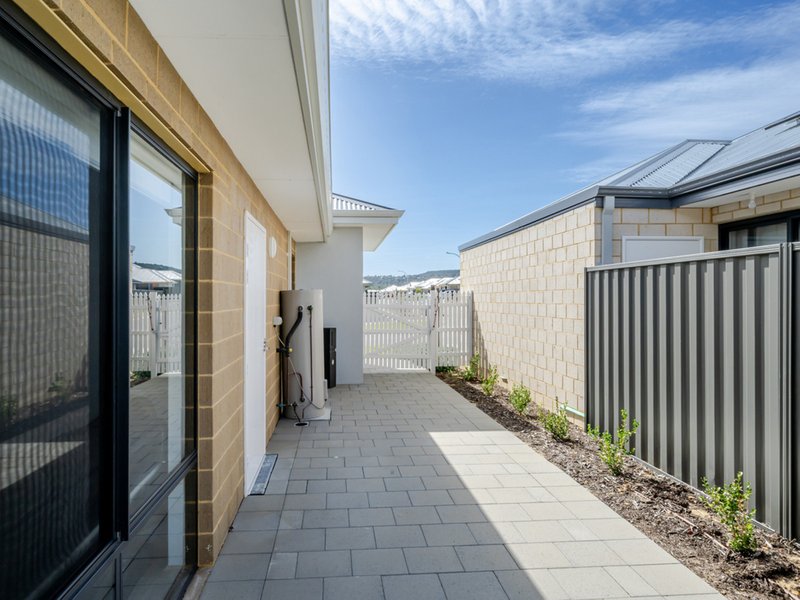 Photo - 12 Tableland Road, Hilbert WA 6112 - Image 5