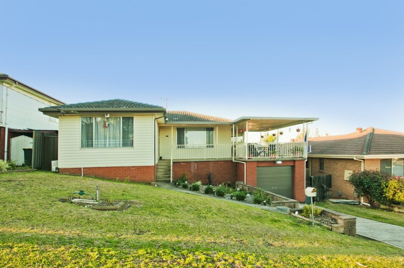 12 Tait Avenue, Kanahooka NSW 2530