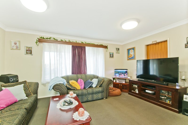 Photo - 12 Tait Avenue, Kanahooka NSW 2530 - Image 5