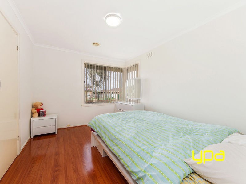 Photo - 12 Tanglewood Street, Kings Park VIC 3021 - Image 6