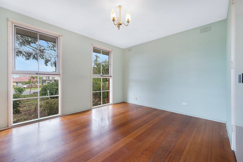 Photo - 12 Tarwarri Place, Burwood East VIC 3151 - Image 6