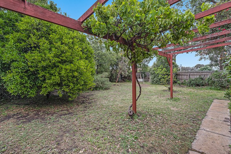 Photo - 12 Tarwarri Place, Burwood East VIC 3151 - Image 9