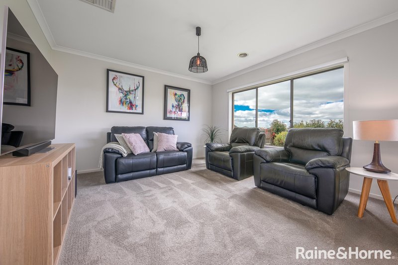 Photo - 12 Tasman Road, Gisborne VIC 3437 - Image 8