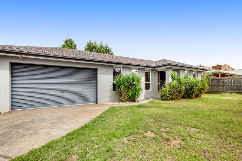 12 Taupo Crescent, Rowville VIC 3178