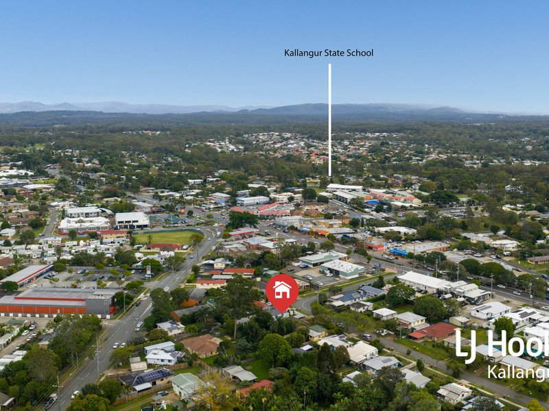 Photo - 12 The Crescent, Kallangur QLD 4503 - Image 15