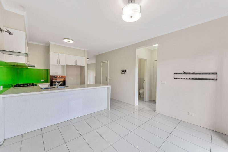 Photo - 12 The Glades , Taylors Hill VIC 3037 - Image 3