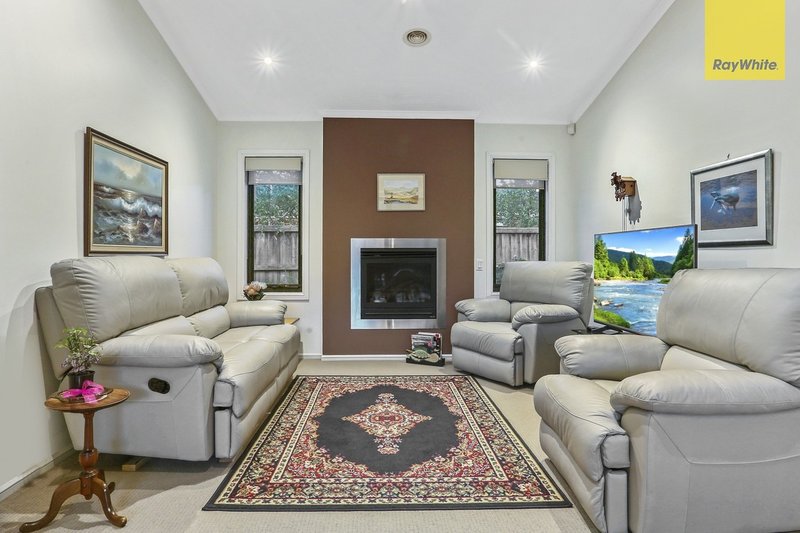 Photo - 12 The Springs Close, Narre Warren South VIC 3805 - Image 2