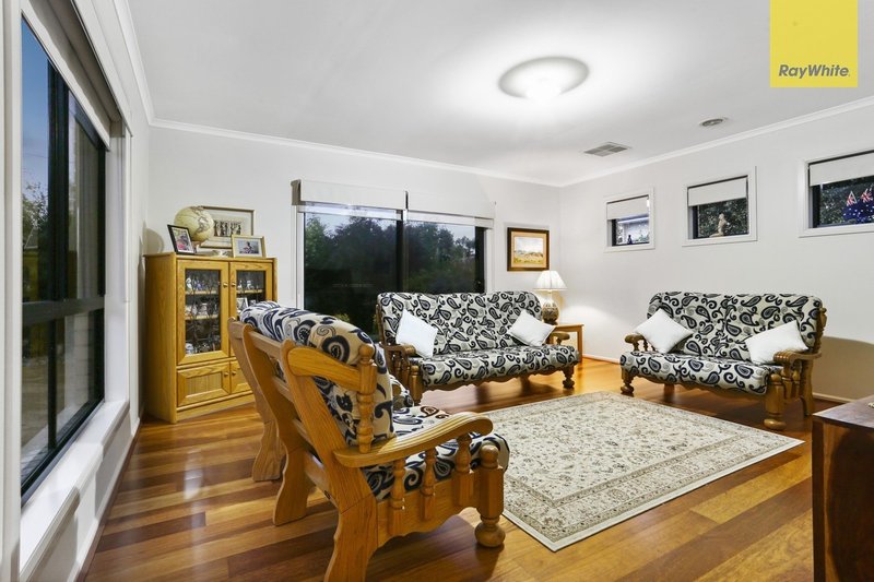 Photo - 12 The Springs Close, Narre Warren South VIC 3805 - Image 4