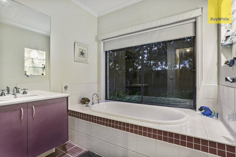 Photo - 12 The Springs Close, Narre Warren South VIC 3805 - Image 10