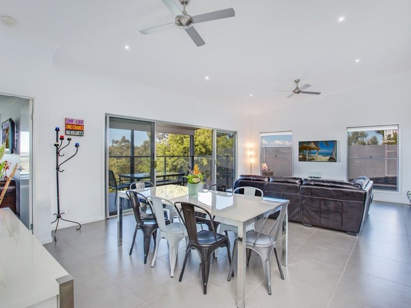 Photo - 12 Therese Mary Ave , Carrara QLD 4211 - Image 9