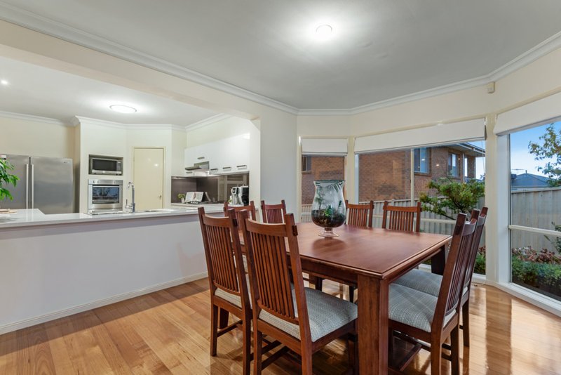 Photo - 12 Thomas Street, Roxburgh Park VIC 3064 - Image 6