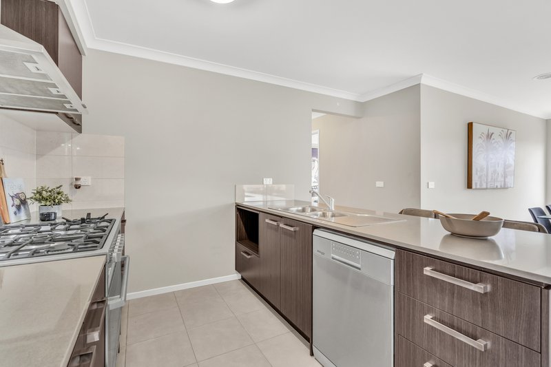 Photo - 12 Thornbury Street, Donnybrook VIC 3064 - Image 4