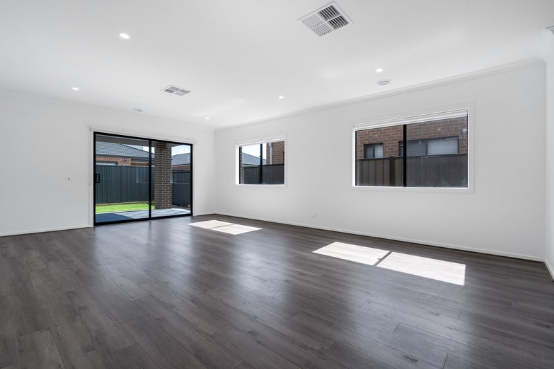 Photo - 12 Thunder Drive, Kalkallo VIC 3064 - Image 5
