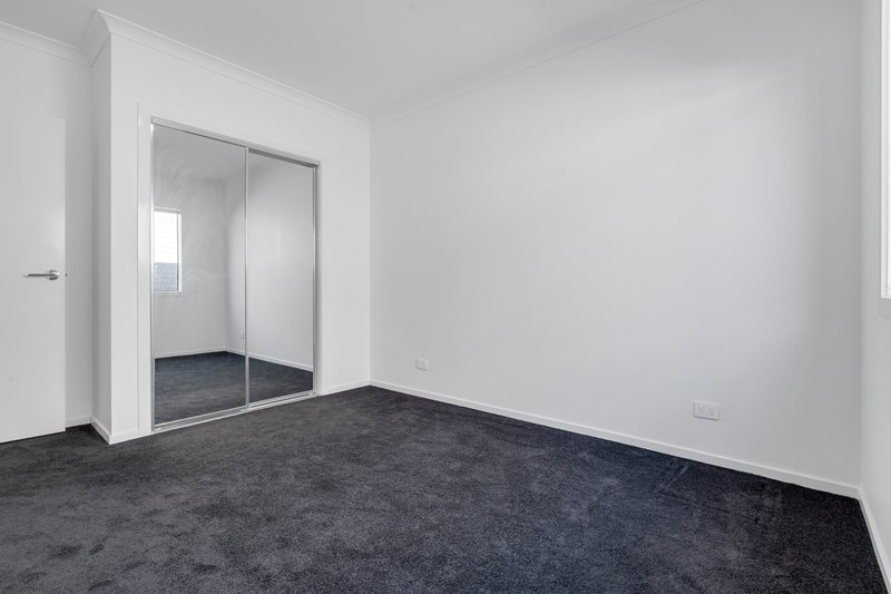 Photo - 12 Thunder Drive, Kalkallo VIC 3064 - Image 13