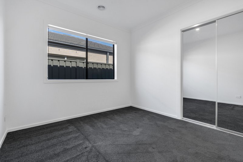 Photo - 12 Thunder Drive, Kalkallo VIC 3064 - Image 15