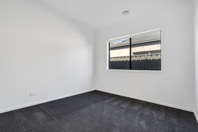 Photo - 12 Thunder Drive, Kalkallo VIC 3064 - Image 16