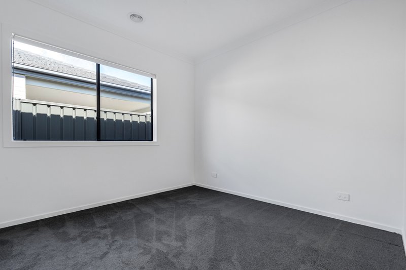 Photo - 12 Thunder Drive, Kalkallo VIC 3064 - Image 18