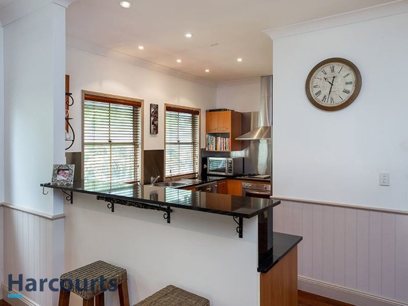 Photo - 12 Tiffany Court, Eatons Hill QLD 4037 - Image 6