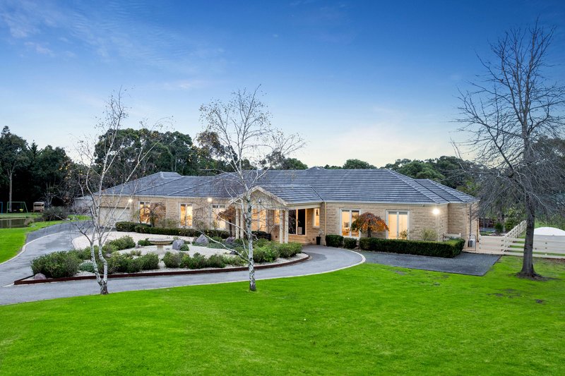 Photo - 12 Timarron Court, Langwarrin VIC 3910 - Image 2
