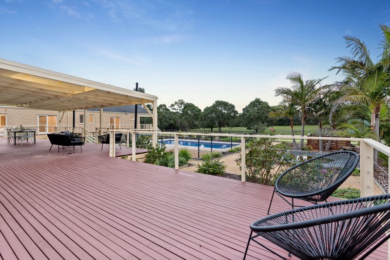 Photo - 12 Timarron Court, Langwarrin VIC 3910 - Image 8