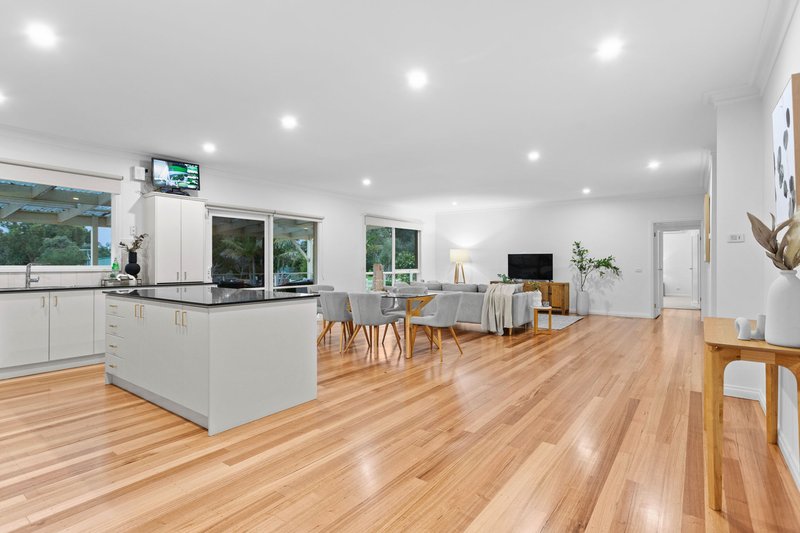 Photo - 12 Timarron Court, Langwarrin VIC 3910 - Image 10