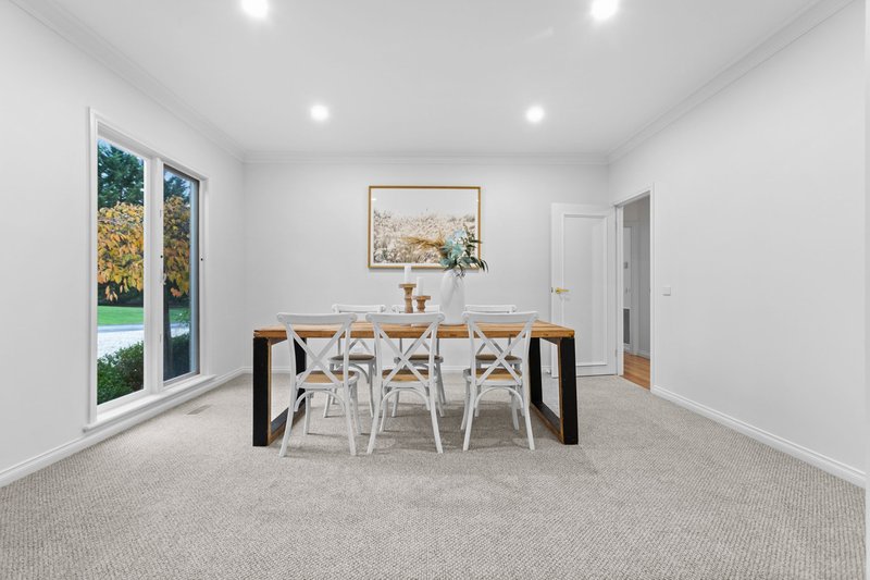 Photo - 12 Timarron Court, Langwarrin VIC 3910 - Image 15