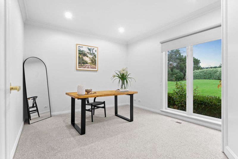 Photo - 12 Timarron Court, Langwarrin VIC 3910 - Image 16