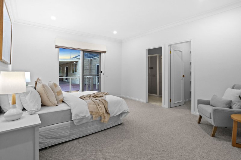 Photo - 12 Timarron Court, Langwarrin VIC 3910 - Image 19