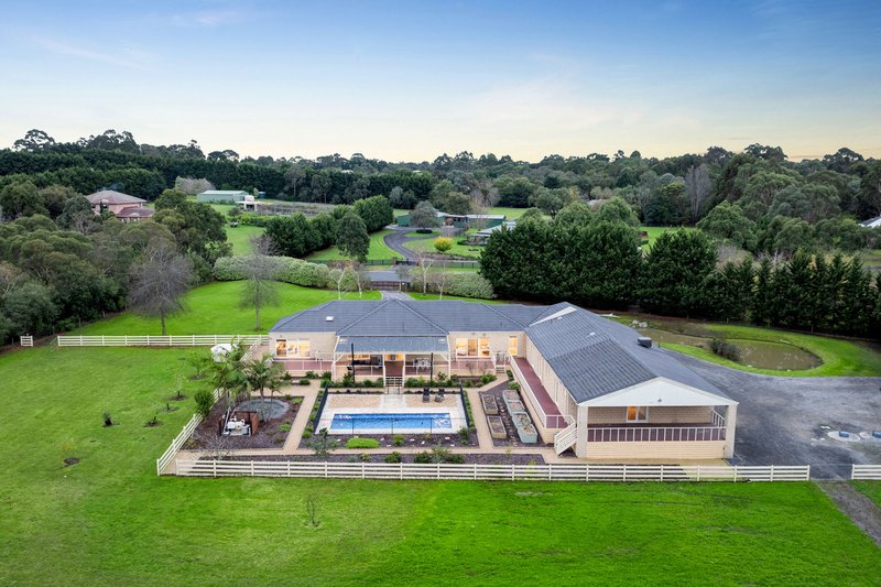 Photo - 12 Timarron Court, Langwarrin VIC 3910 - Image 26