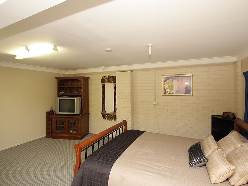 Photo - 12 Timbertop Avenue, Browns Plains QLD 4118 - Image 5