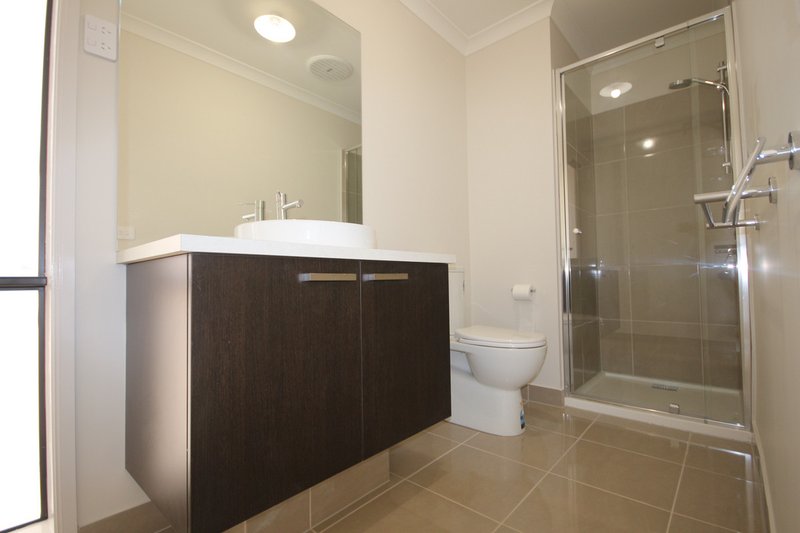 Photo - 12 Tooronga Drive, Mickleham VIC 3064 - Image 6