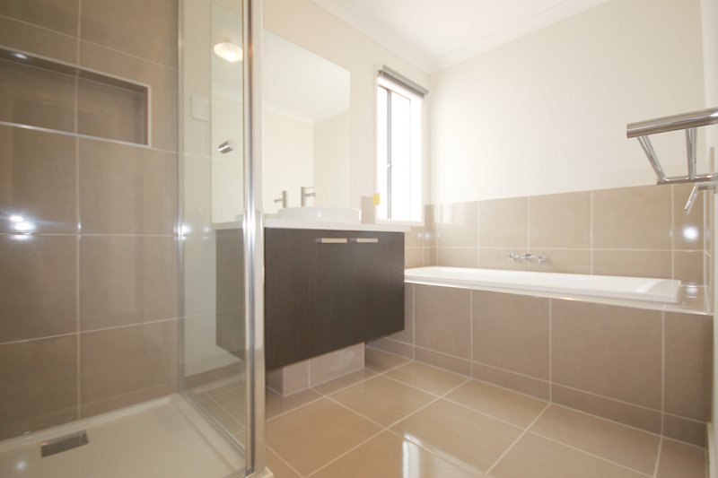 Photo - 12 Tooronga Drive, Mickleham VIC 3064 - Image 9