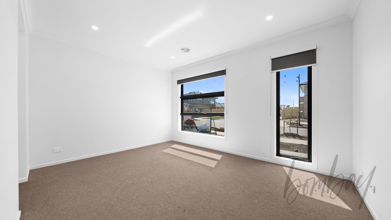 Photo - 12 Topiary Way, Donnybrook VIC 3064 - Image 2