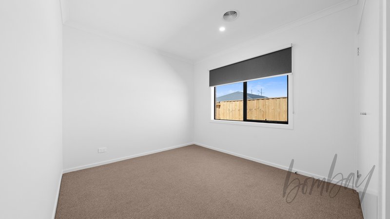 Photo - 12 Topiary Way, Donnybrook VIC 3064 - Image 8