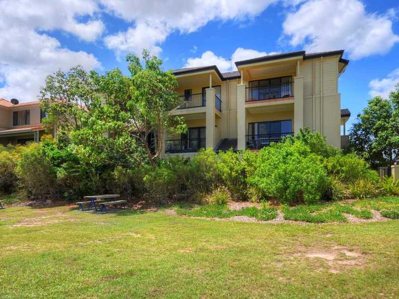 Photo - 1/2 Tourangeau Crescent, Varsity Lakes QLD 4227 - Image 10