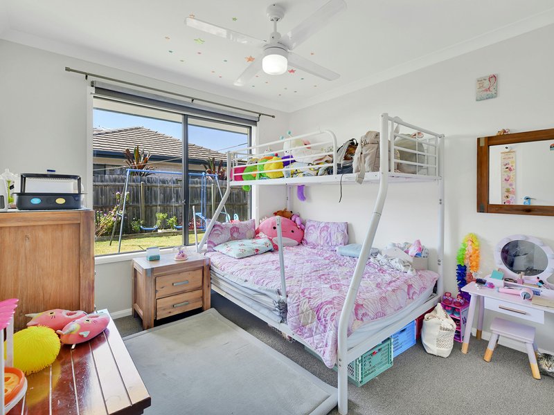 Photo - 12 Trailblazer Drive, Flagstone QLD 4280 - Image 16