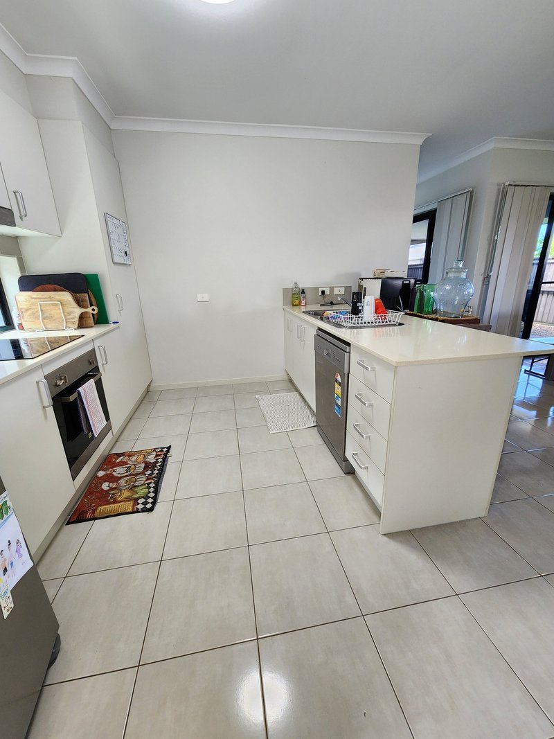 Photo - 12 Trasero Lane, Beaconsfield QLD 4740 - Image 5