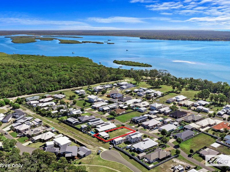 12 Traviston , Burrum Heads QLD 4659