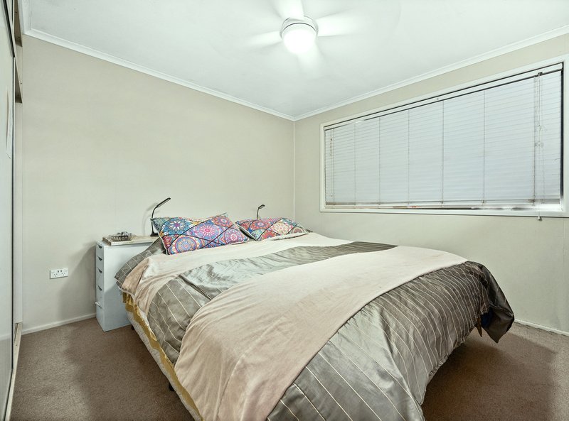 Photo - 12 Trousdell Court, Rockville QLD 4350 - Image 7