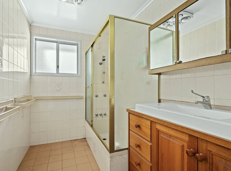 Photo - 12 Trousdell Court, Rockville QLD 4350 - Image 8